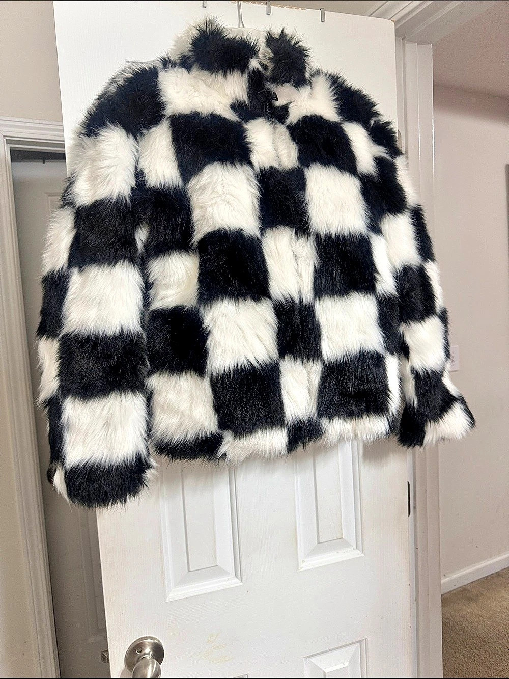 Forever 21 Checkered Faux Fur Jacket in Black & White Size Medium Like